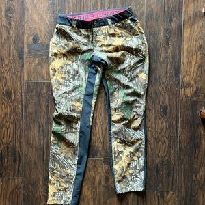 Under Armour camo work pants